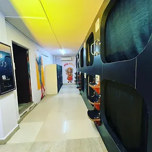 Hostal Madsquad Dorms &, Varanasi